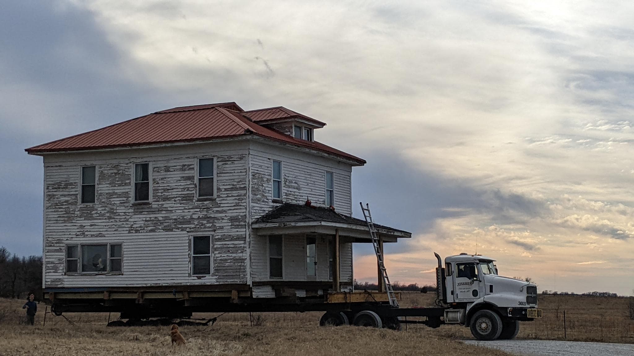 truck with house